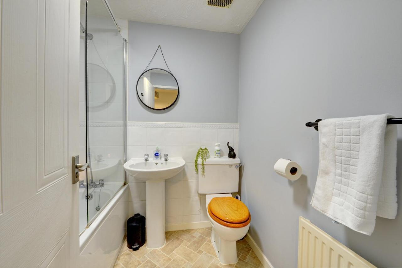 Modern 2 Bed House Sleeps 6 Southam Town Centre - Inspire Homes Ltd 外观 照片