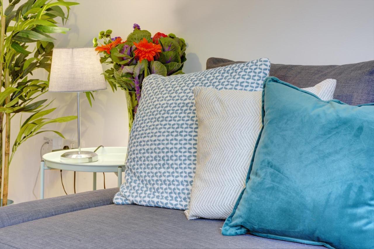 Modern 2 Bed House Sleeps 6 Southam Town Centre - Inspire Homes Ltd 外观 照片